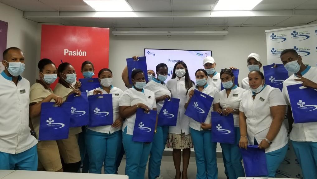 Centro Médico Punta Cana une esfuerzo junto al Hotel Nickelodeon Punta Cana para educar a sus colaboradores sobre el cáncer y sus amenazas