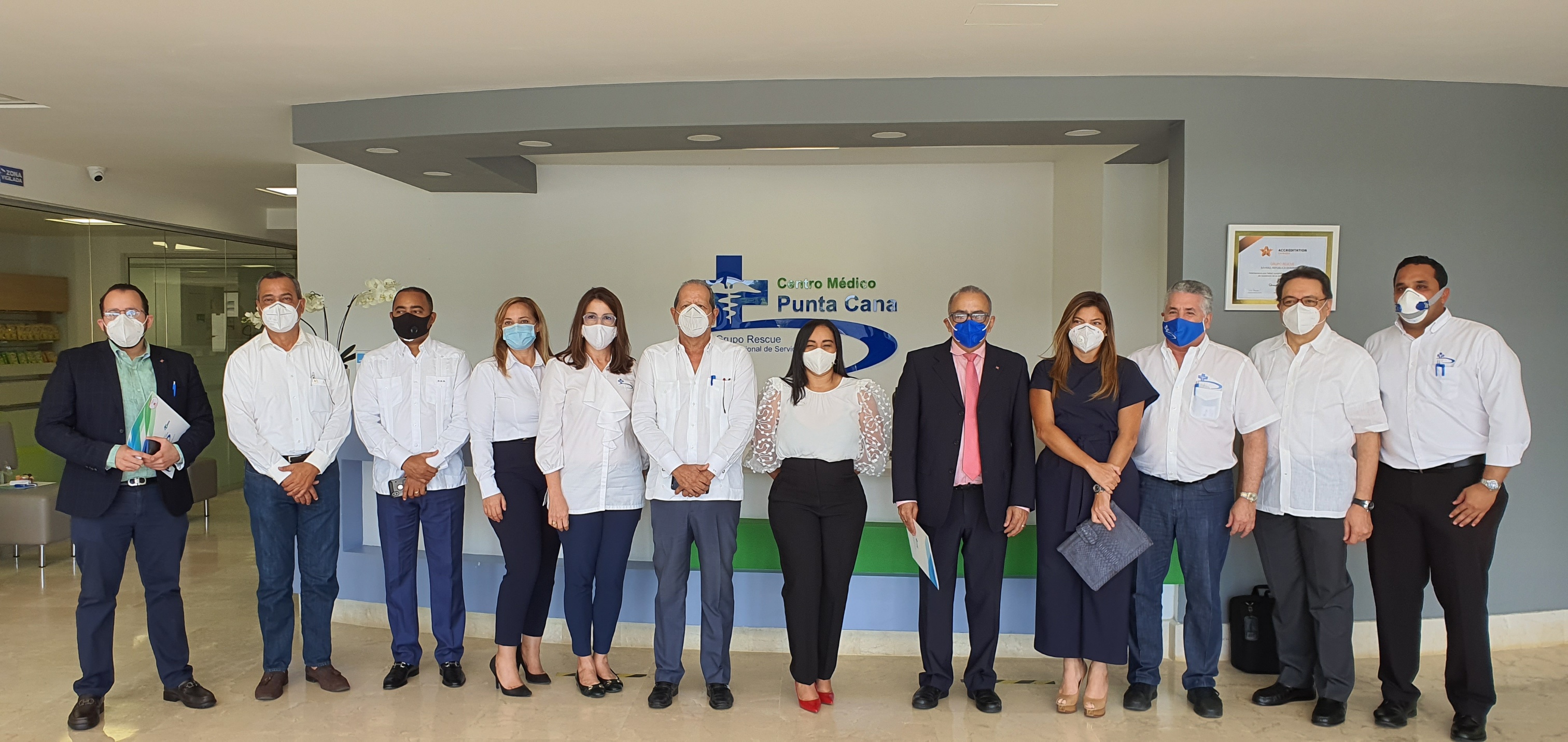 CENTRO MÉDICO PUNTA CANA RECIBE LA VISITA DEL MINISTRO DE SALUD PÚBLICA EL DR. ANTONIO PLUTARCO ARIAS REAFIRMANDO LA RESPUESTA MÉDICA EN LA ZONA TURÍSTICA